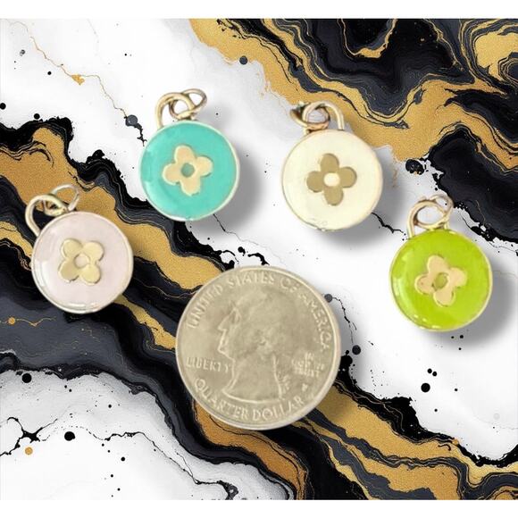 4 Piece Bundle Round Clover Gold Tone Charm Pendant Zipper Pull - Picture 1 of 1